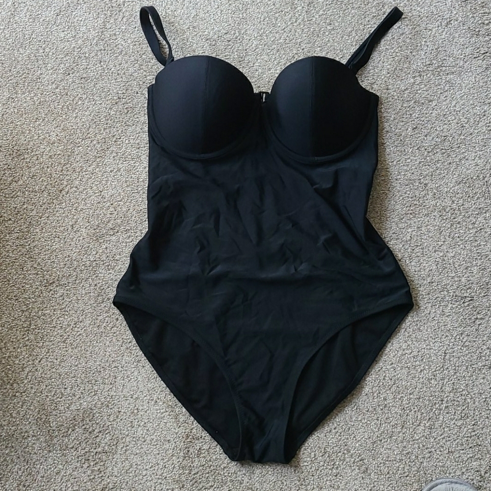NWT one piece with removable straps